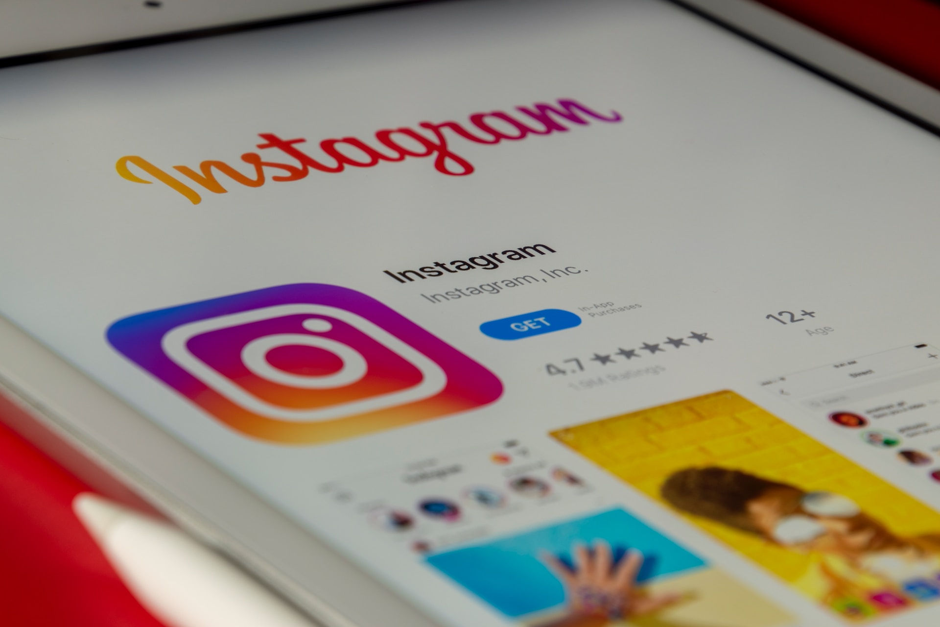 Should You Buy Instagram Followers? The Pros and Cons For Tech Experts